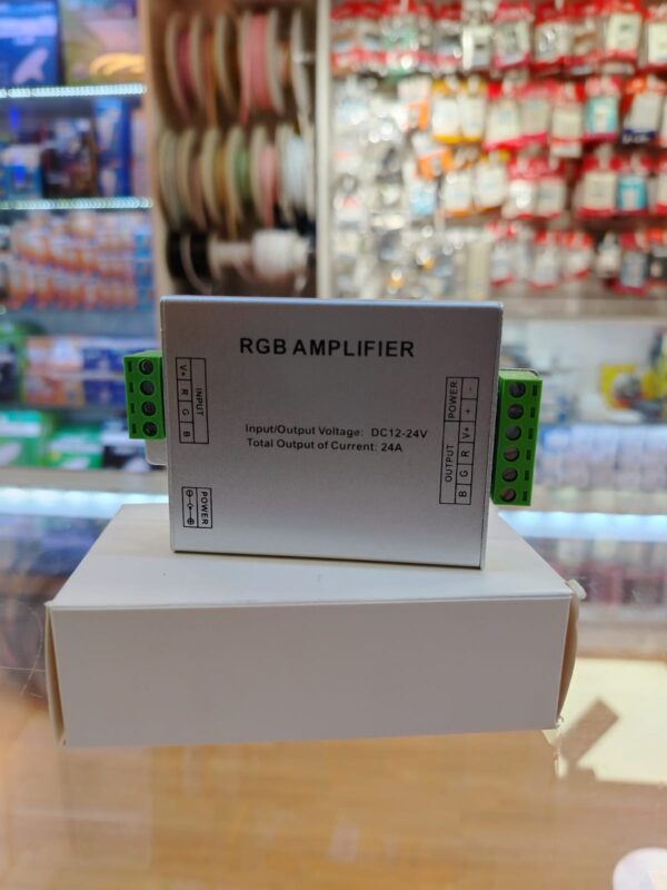 WhatsApp Image 2025-05-19 at 2.51.48 PM AMPLIFICADOR RGB 24A 12-24V SIN CONTROL